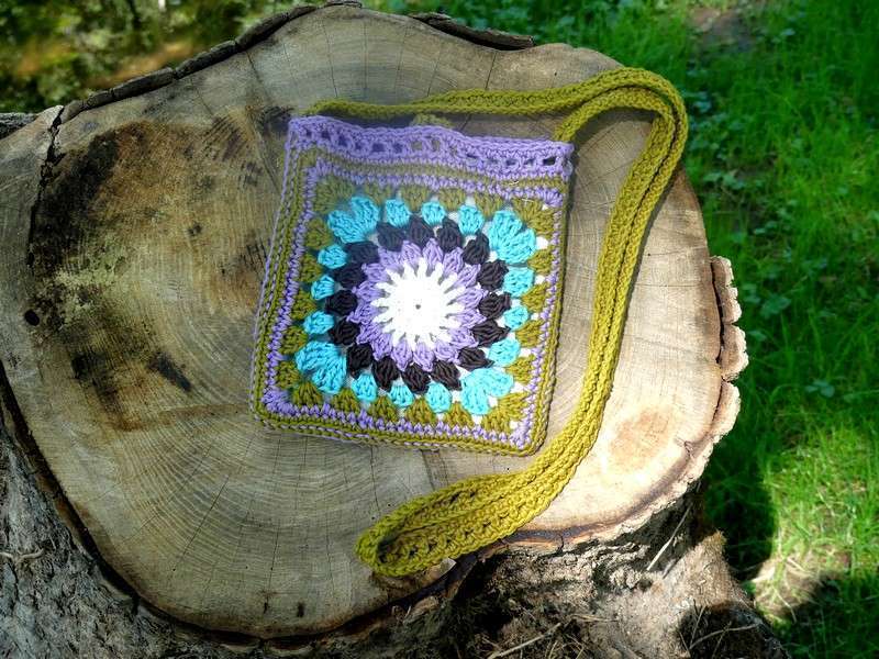 Petit sac Bohème "Tournesol" au Crochet Violet verso